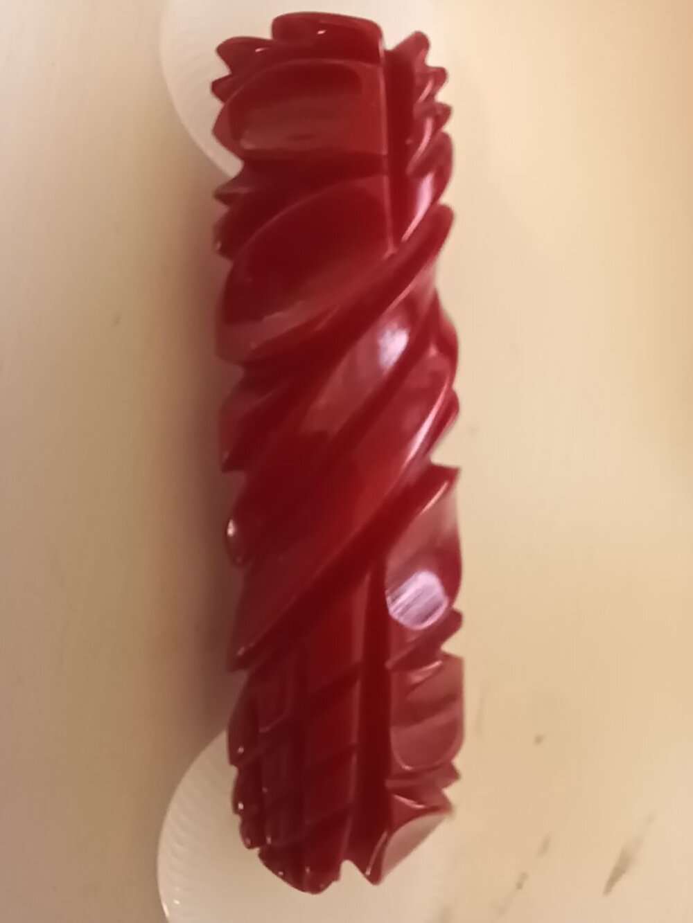 Bakelite Brooch/pin Dark red. Vintage/antique